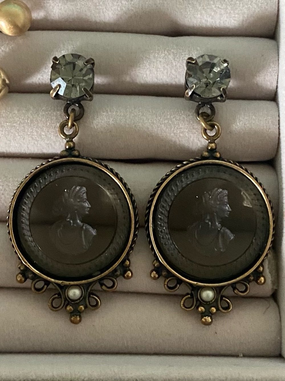 •EXTASIA• intaglio earrings